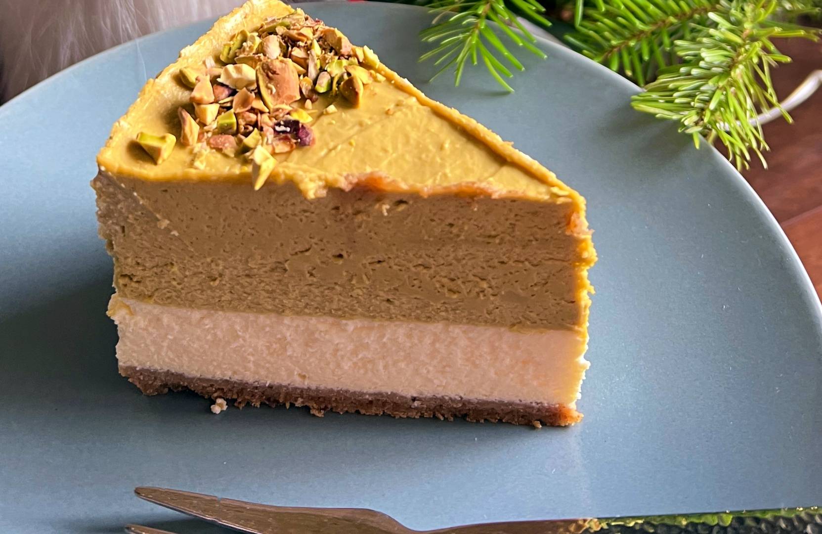 Sernik-z-musem-pistacjowym